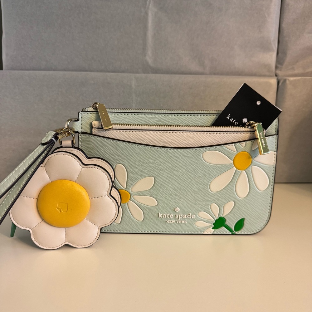 New..kate spade Day Tripper Daisy Floral Triple Wristlet 3-Piece Set - Picture 8 of 13
